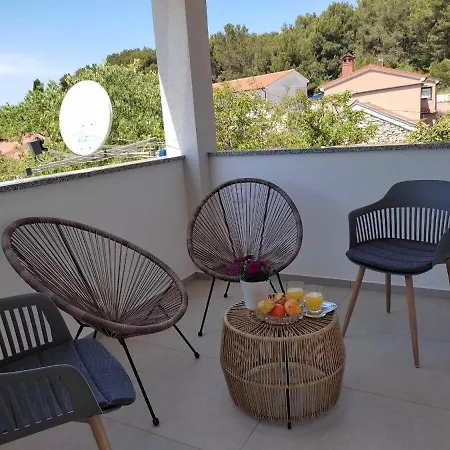 Pavao Apartment *
