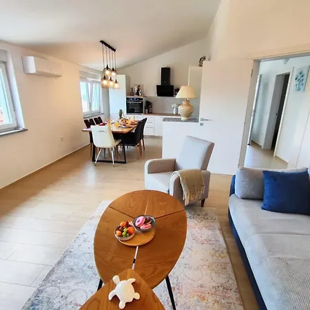 Pavao Apartment *